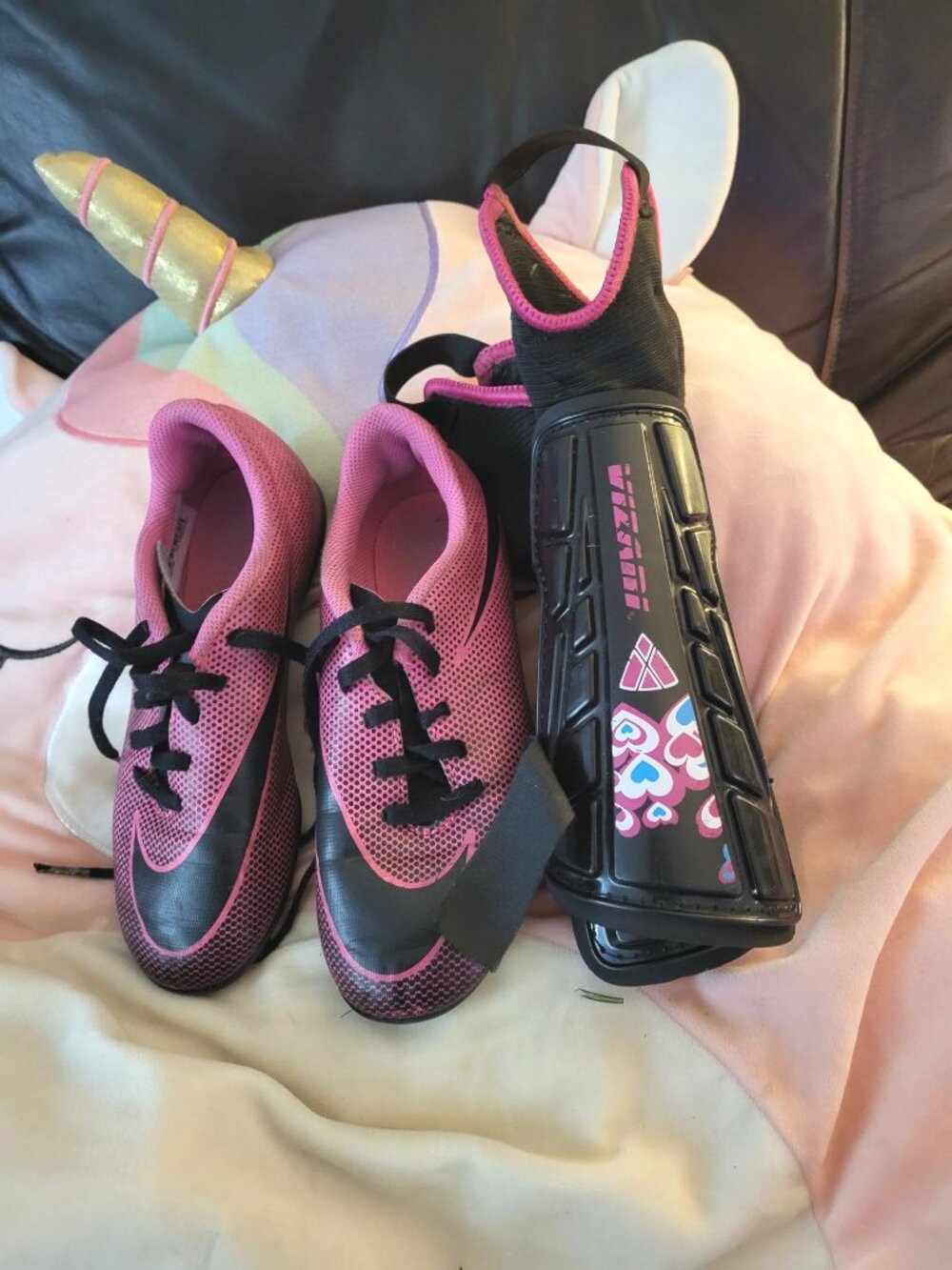 NIKE kids' Bravata II FG pink blast/black soccer cleats Size 1.5Y